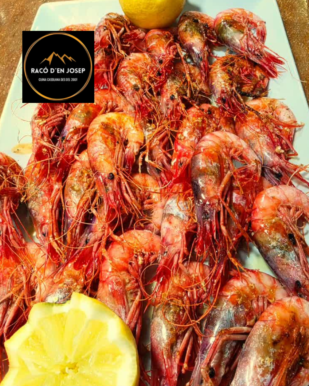 🍽️ Racó d’en Josep: L’autèntica cuina tradicional a Andorra la Vella Hi ha restaurants que no necessiten publicitat perquè la seva reputació parla sola. El Racó d’en Josep, situat just davant del Suites Plaza Hotel & Wellness Andorra, al carrer Prat de la Creu, és un d’aquests llocs que val la pena descobrir — o redescobrir. Som un dels pocs restaurants d’Andorra que mantenim viva la cuina tradicional, aquella que respecta el producte, el temps i les receptes de sempre. Els nostres plats de cullera, els guisats casolans i les elaboracions fetes amb paciència formen part de la nostra identitat. Però si hi ha alguna cosa que ens fa únics és el nostre peix i marisc fresc, possiblement el millor que es pot trobar avui a Andorra. Molts altres parlant de peix, nosaltres no en parlem, el tenim i possiblement el millor. Arriba directament de les millors llotges i el cuinem amb respecte absolut pel producte: senzill, honest i saborós. Un restaurant discret, sense estridències, sense publicitat… però amb una cuina que sorprèn i que fa tornar. Un lloc on menjaràs increïblement bé, amb un servei acollidor i una carta que combina tradició, qualitat i autenticitat. Si vols saber més sobre la nostra cuina, pots explorar: Marisc fresc Peix de llotja Cuina tradicional andorrana #RacoDenJosep #CuinaTradicional #PeixFresc #MariscAndorra #AndorraLaVella
